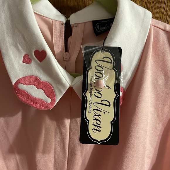 Voodoo Vixen Perry Lips pink sixties mod shift dress - Picture 3 of 3